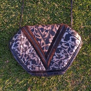 💜⛓️Noble Handbags Crossbody Bag ⛓️💜